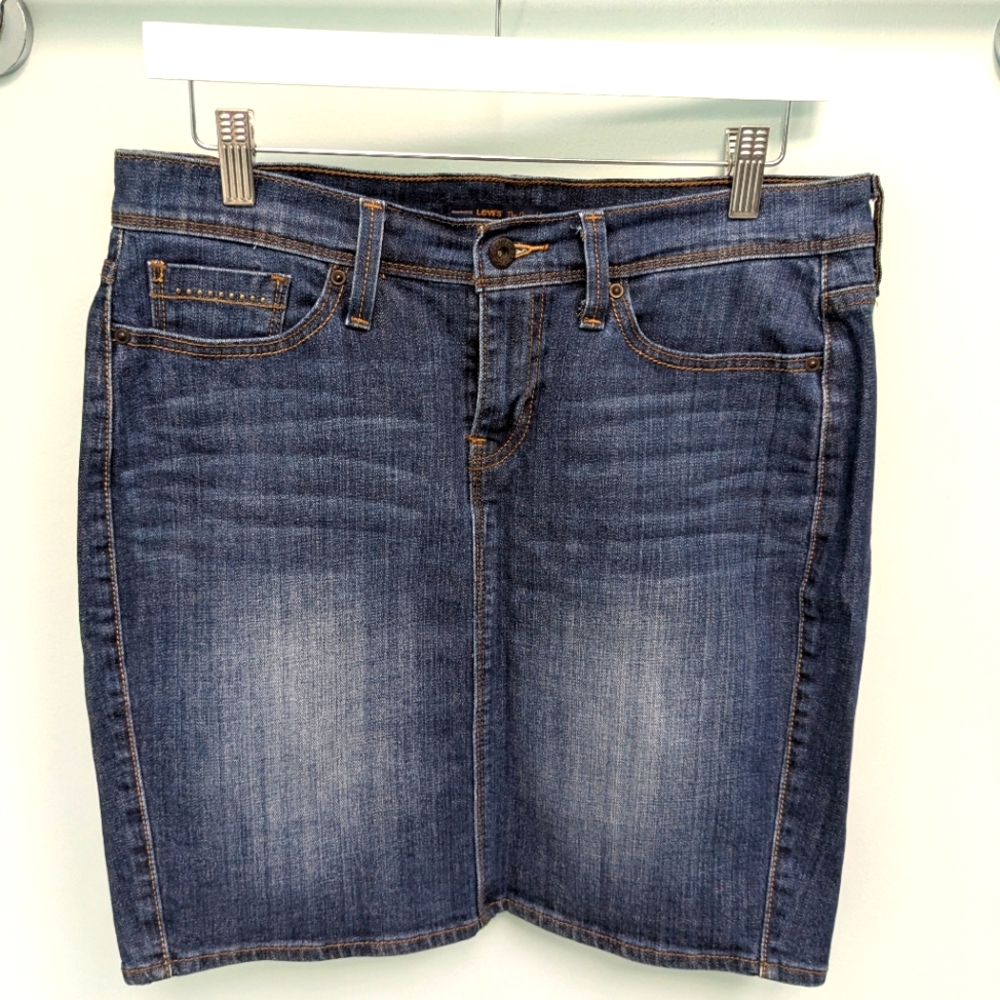 Levi's Women's Blue Denim Skirt Size 6